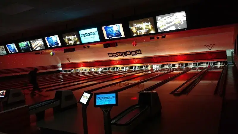Bowlero Lanes & Lounge in Royal Oak, MI